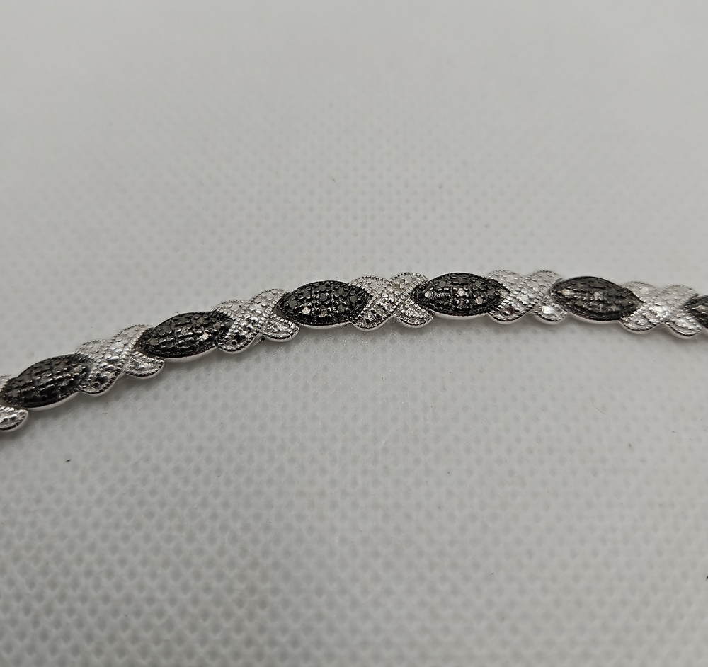 Elegant Silver and Black Women's Bracelet